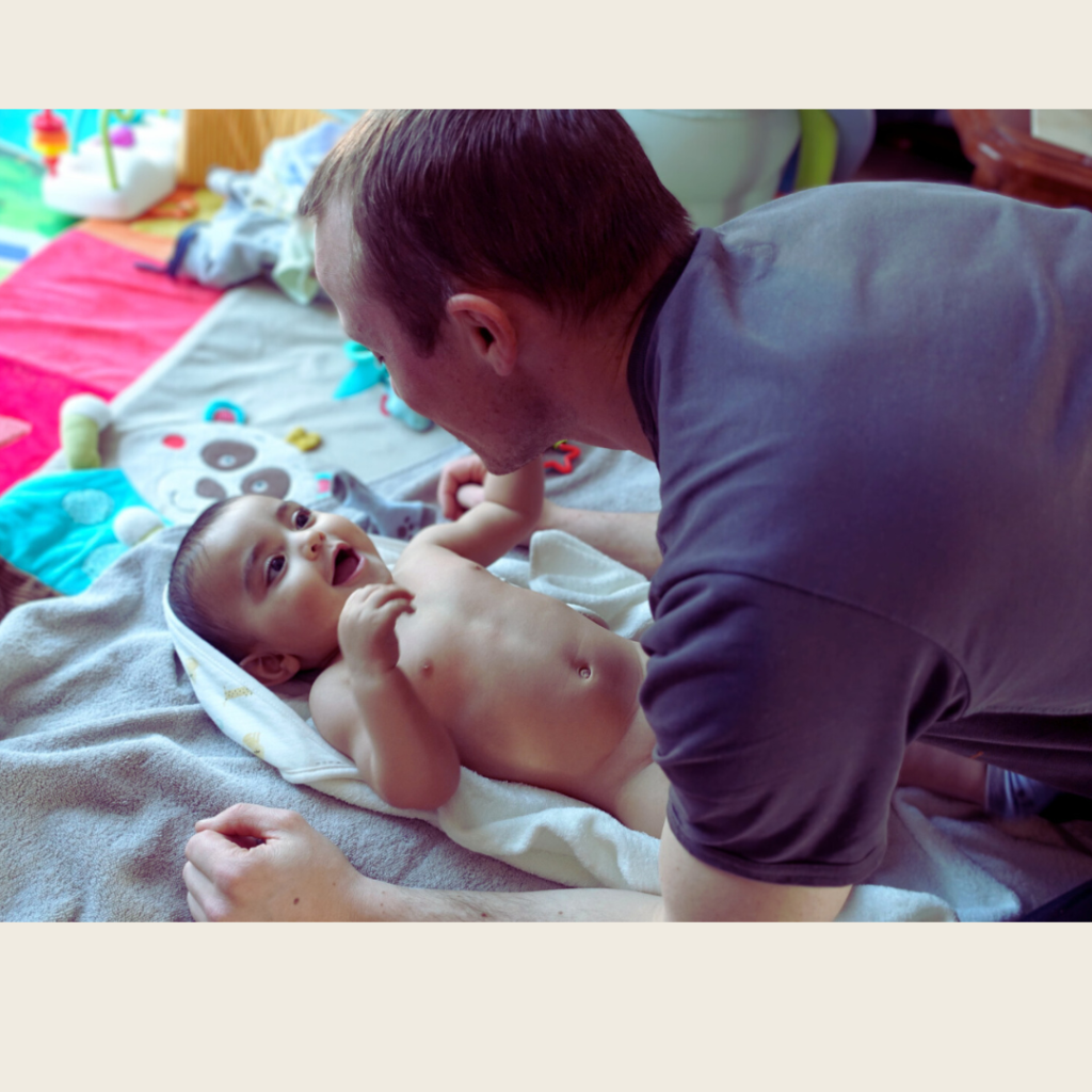 Massage bébé à toulouse_Les sens en itinérance