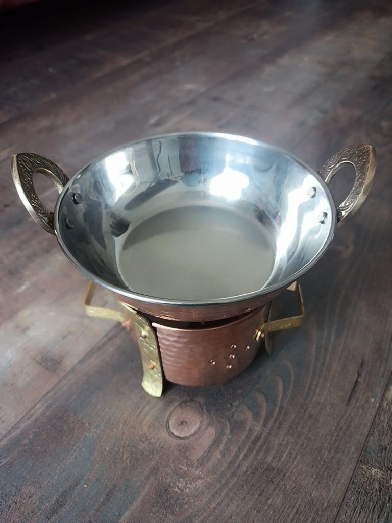 Lire la suite à propos de l’article Un souffle de paix pour votre tête et vos épaules : Shiro Abhyanga